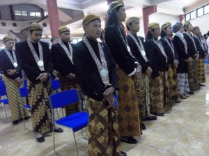 isi-surakarta-LepasWisudaFSRD2013-2