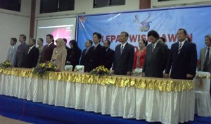 isi-surakarta-LepasWisudaFSRD2013