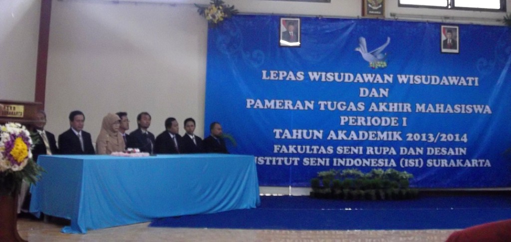 isi-surakarta-lepas wisuda FSRD-1