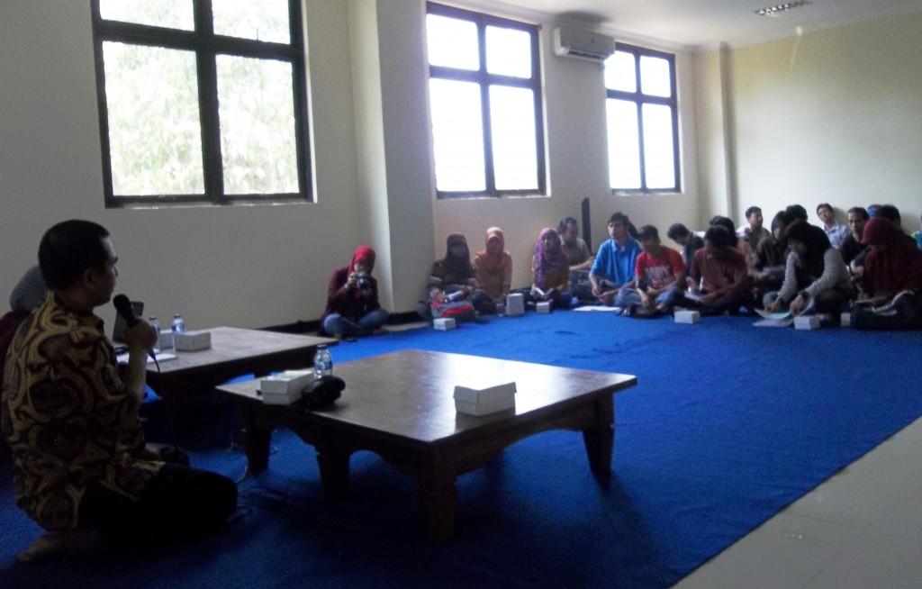 isi-surakarta-seminar kreatif mahasiswa-1