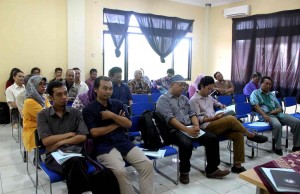 dosen seni rupa desain