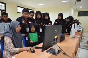 mengikuti salah satu matakul DKV